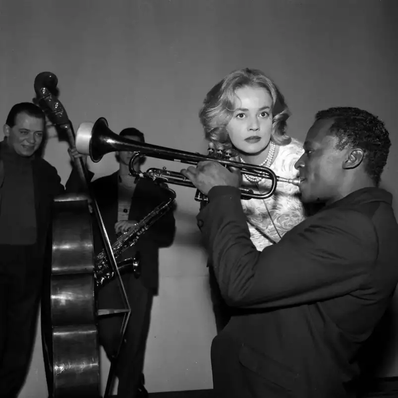 Jeanne Moreau and Miles Davis, en 1957 - photo de célébrités