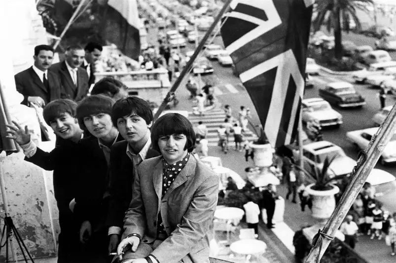The Beatles en 1965 - affiche noir et blanc vintage