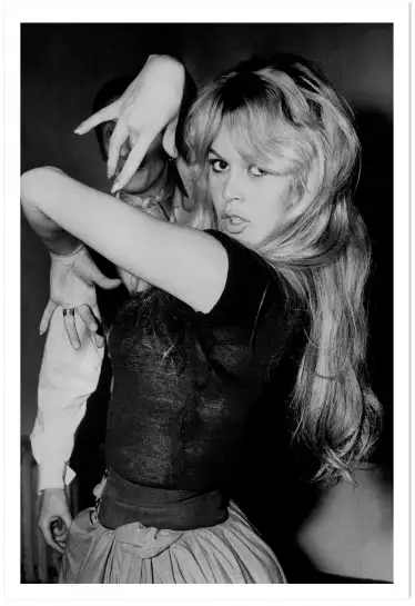 Brigitte Bardot dansant le flamenco - poster noir et blanc