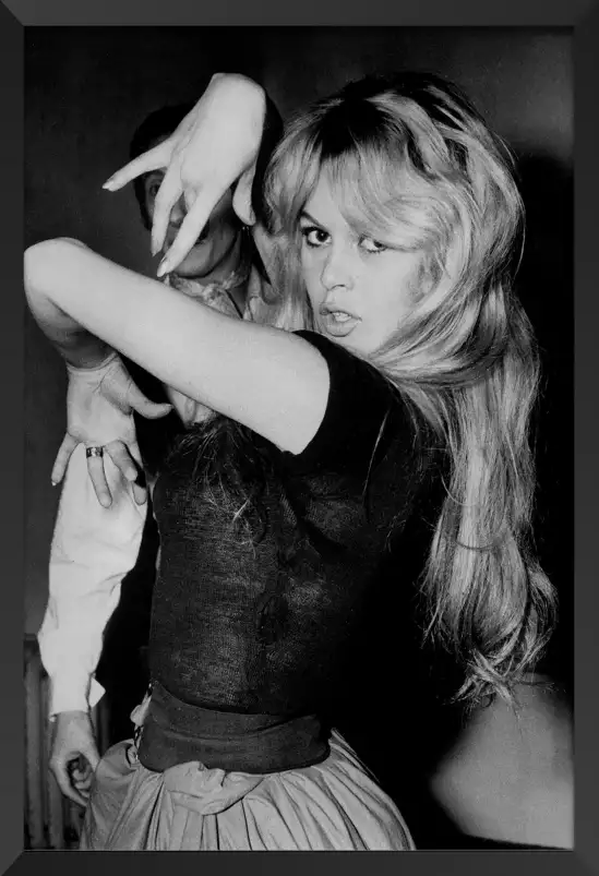 Brigitte Bardot dansant le flamenco - poster noir et blanc