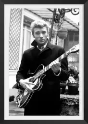 Johnny Hallyday et sa guitare en 1963- affiche de cinema