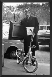 Salvador Dali Rue de Rivoli 1967 - photo de célébrités