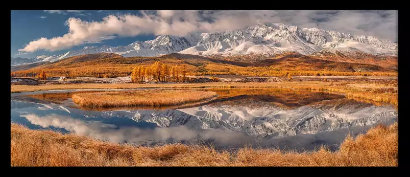 Image d'automne - paysage montagne lac