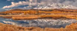 Image d'automne - paysage montagne lac