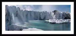 Cascade de glace - paysage montagne