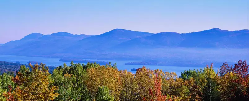 Lac George sur Adirondack - paysages été