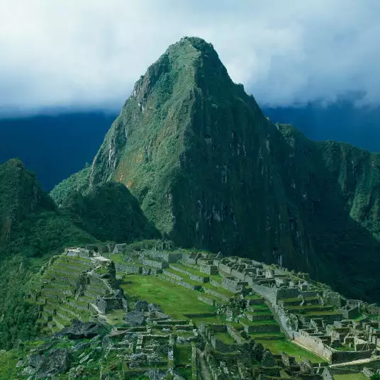 Machu Picchu au Pérou - panoramique montagne