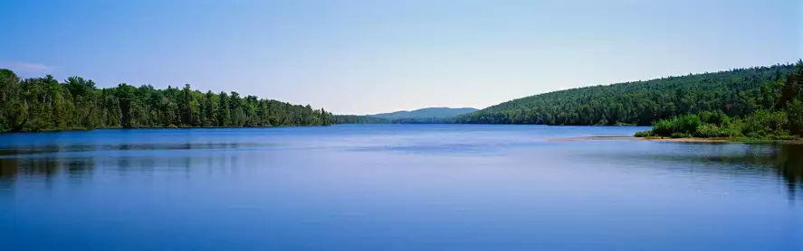 Grand lac au Quebec - papier peint nature