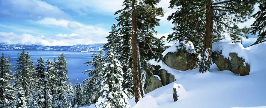 Lac Tahoe - papier peint panoramique montagne