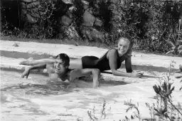 Romy Schneider et Alain Delon en 1968 - affiche acteurs et actrices celebres