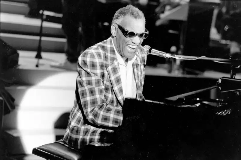 Ray Charles au piano en 1982 - affiche chanteur