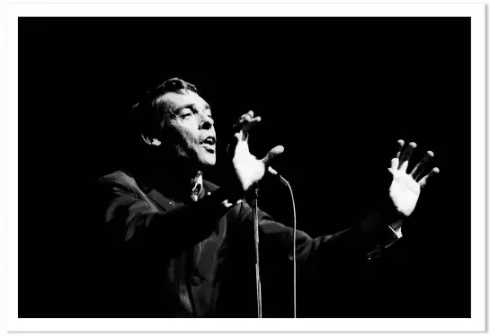Photo de Jacques Brel à l'Olympia en 1966 - affiche chanteur