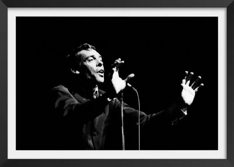 Photo de Jacques Brel à l'Olympia en 1966 - affiche chanteur