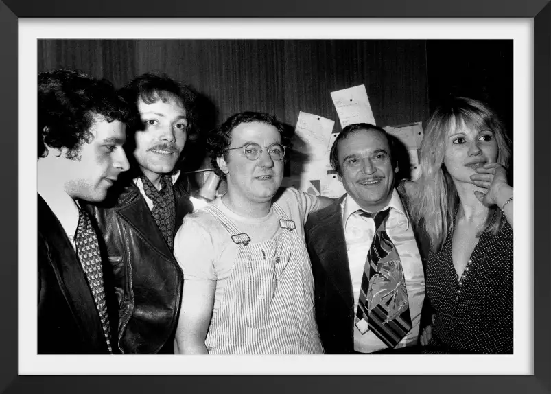 Photo de Coluche en coulisse - affiche acteurs et actrices celebres