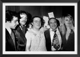 Photo de Coluche en coulisse - affiche acteurs et actrices celebres