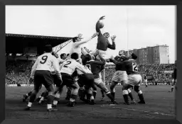 Photo ancienne d'un match de rugby - affiche de sport