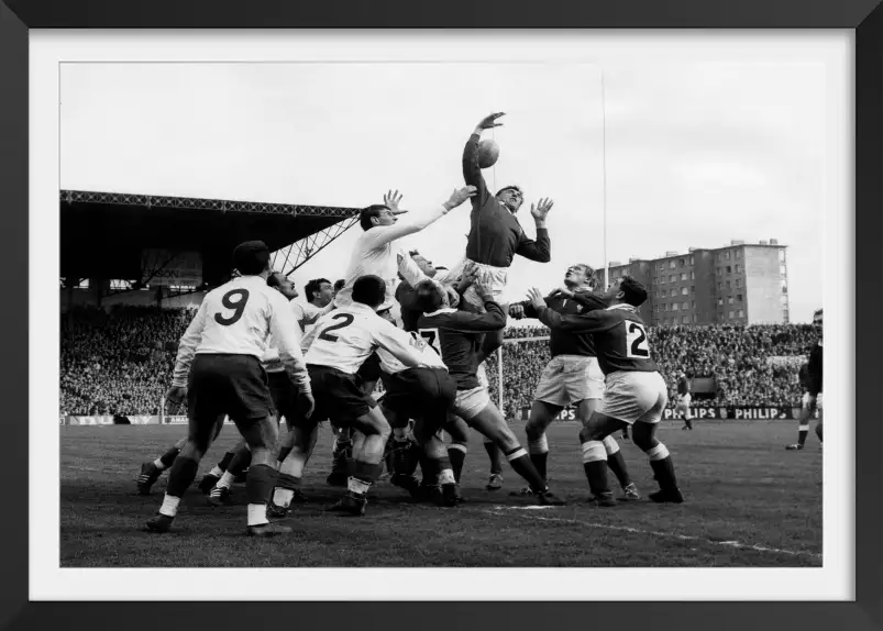 Photo ancienne d'un match de rugby - affiche de sport