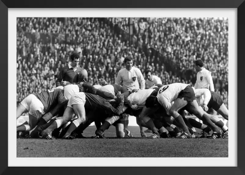 Mélée de rugby France contre le pays de Galles en 1969 - affiche de sport