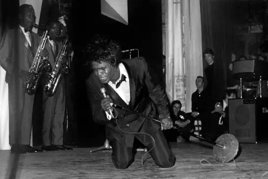 James Brown sur scène en 1967 - affiche chanteur