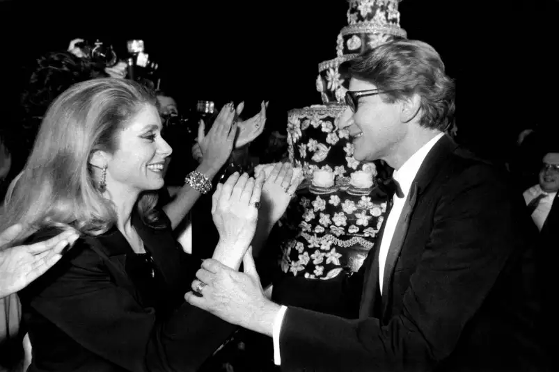 Yves Saint Laurent et Catherine Deneuve en 1982 - photos noir et blanc célébrités