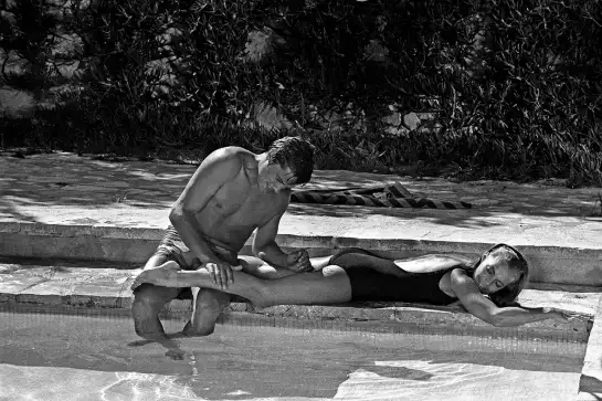 Scène de film la Piscine Romy Schneider et Alain Delon en 1968 - affiche acteurs et actrices celebres