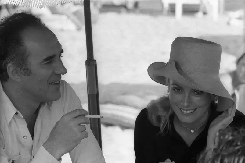 Photo de Catherine Deneuve et Michel Piccoli en 1968 - photos noir et blanc célébrités