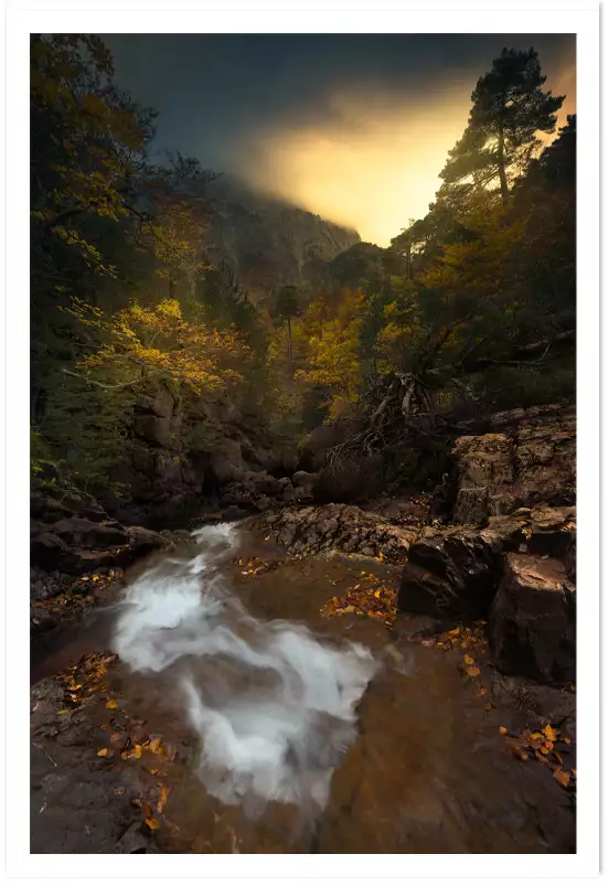 Cascade secrete - paysages d'automne