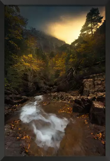 Cascade secrete - paysages d'automne